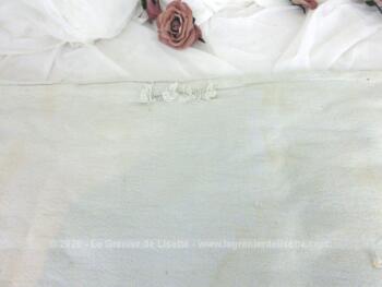 Voici un sac ancien en toile de coton couleur blanc cassé avec l'inscription 