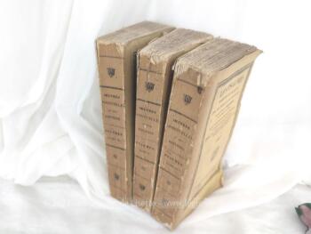 Voici un trio des livres 