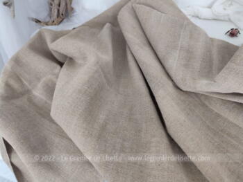 Voici un grand coupon de toile à tapissier unie, couleur 