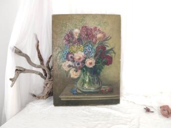 Voici un grand tableau d'une peinture à l'huile sur vestige de porte en bois représentant un bouquet de fleurs shabby. Pièce unique à encadrer ou non !