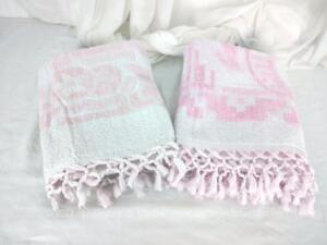 Lot de 2 anciennes serviettes rose pastel avec franges