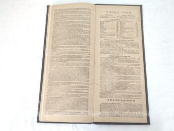 Voici un très ancien et grand agenda de bureau utilisé par une boucherie de 14.5 x 34.5 x 1 cm pour l'année 1897 avec certaines pages annotées à la main. UNIQUE !