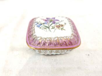 Originale cette petite boite carrée , bonbonnière vintage des années 80 en porcelaine allemande 