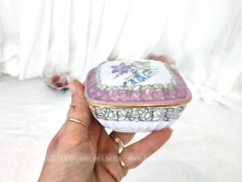Originale cette petite boite carrée , bonbonnière vintage des années 80 en porcelaine allemande 