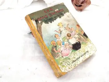 Voici un ancien livre pour enfants "Les Bons Enfants" de la Comtesse Ségur daté de 1931 avec des illustrations de A. Pécoud. A lire et relire !