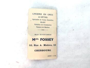 Ancien mini almanach et carnet de notes, daté  de 1933  avec 32 pages vierges + couvertures avec almanach.  Cadeau publicitaire de Lingerie en Gros et Détail - Melle Fossey à Cherbourg, avec en couverture le dessin d'une maman et son enfant à la fin du XVIII ou début XIX°.