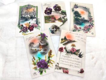 Voici cinq anciennes cartes postales montrant des paysages décorés de fleurs datant de 1928, 1934, 1941 plus une sans date.  Au dos des textes émouvants.