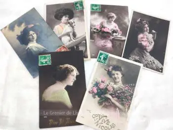Voici six cartes postales anciennes, de différents styles mais toutes de portrait de femme très élégantes et datant du tout début du siècle dernier,