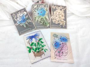 Cinq anciennes cartes postales fleurs strass et paillettes