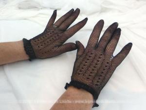 Ancienne paire de gants résille noire à pois