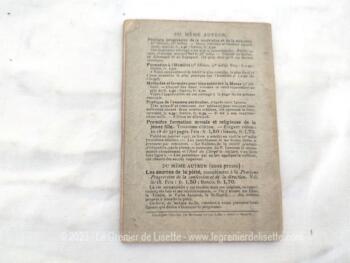Sur 9 x 13 x 0.4 cm, voici un petit livret sur la Préparation et Action de Grace pour la Sainte Communion dans l'Esprit de Saint Ignace, édition de 1909. Plus que centenaire !!!