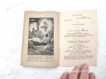 Sur 12.5 x 8.5 cm, voici un beau trio d'anciens petits livrets portant sur la religion, deux sur Ste Thérèse de Lisieux, et un sur l'Oeuvre Expiatoire de La Chapelle Montligeon.