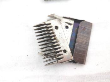 Top vintage, voici une ancienne tondeuse à main de coiffeurs modèle 
