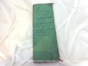 Âgé de plus de 167 ans, voici un acte notarié écrit à la plume dans une écriture remplie de pleins et déliés à l'encre sépia sur 4 pages pour une vente datée du 6 avril 1856 avec cachet  et sceau du Timbre Impérial.