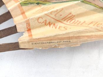 Datant des années 20, voici un ancien éventail publicitaire en papier représentant  d'un coté Hôtel Mont-Fleuri à Cannes et de l'autre Impérial Palace au Lac d'Annecy , par Event-Chambrelent Paris.