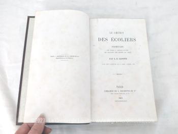 Recherché et rare, voici un ancien livre "Le Chemin des Ecoliers, Promenade de Paris à Marly-le-Roy en suivant les bords du Rhin" de X.B. Saintine édition 1861 à la tranche dorée en excellent état avec à l'intérieur 450 petites gravures de G. Doré, Foster, etc.