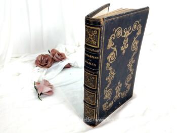 Ancien livre "Jocelyn" de Lamartine édition de 1841 avec à l'intérieur une dédicace datée de 1894 lors du cadeau de ce livre d'un père à sa fille et ami de Lamartine, sans oublier toutes les illustrations superbes.
