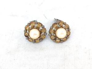 Boucles d’oreilles vintages strass et grosse perle nacrée