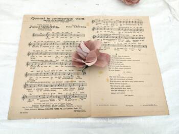 Ancienne partition "Quand le Printemps vient..." chanté par Marika Rokk dans le film Cora Terry  et chanté dans la version française par Lucienne Dugard,paroles Henry Lemarchand et R. Chamfleury,  musique de Peter Kreuder,  Editions Philippe Pares, copyright de 1940.