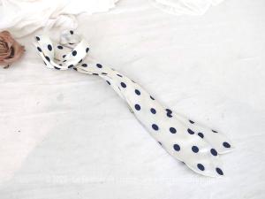 Cravate vintage soie blanc cassé pois marine Daniel Hechter