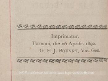 Voici un ancien petit livre religieux 