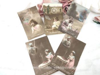 Pas datées ni manuscrites et oblitérées, voici un lot de 5 anciennes cartes postales représentant des fillettes priant pour nos soldats, avec un message patriotique, correspondant à la période de la guerre 14-18.