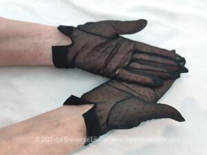 Anciens gants voile de nylon en plumetis noir