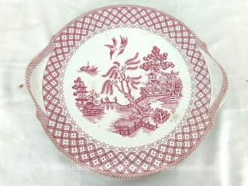 Voici une large assiette avec deux 
