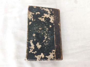 Ancien livre religieux "Les Apprêts du Beau Jour de le Vie" par Abbé Fliche  daté de 1858 sur la préparation des enfants à la 1ere Communion.