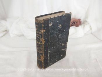 Ancien livre religieux "Les Apprêts du Beau Jour de le Vie" par Abbé Fliche  daté de 1858 sur la préparation des enfants à la 1ere Communion.