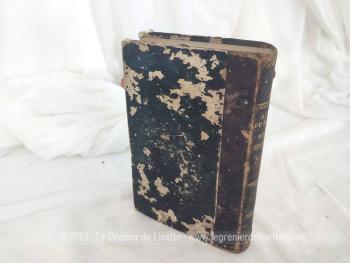 Ancien livre religieux "Les Apprêts du Beau Jour de le Vie" par Abbé Fliche  daté de 1858 sur la préparation des enfants à la 1ere Communion.