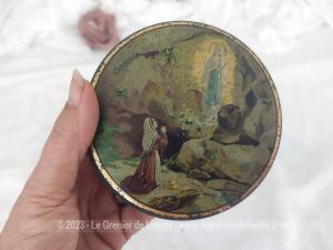 Ancienne boite bonbons Souvenirs Notre Dame de Lourdes