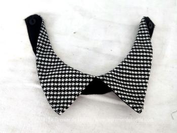 Voici un beau col Claudine de la marque Charlott' en tissus motif 