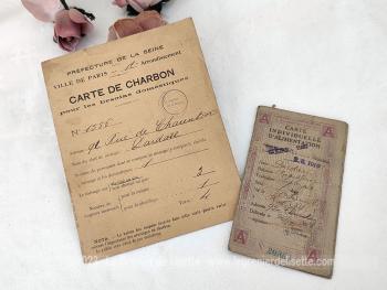Voici d'anciens papiers nécessaires en 1918/1920, avec une Carte de Charbons, des coupons de charbon de 1921 non utilisés et une Carte Individuelle d'Alimentation et une souche de tickets mensuels pour le sucre.