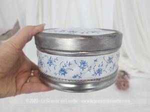Originale boite métallique décor imitation porcelaine Churchill’s Confectionery