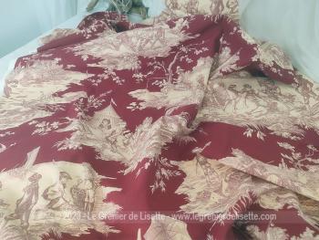 Sur 90 de large et 170 cm de hauteur, voici un coupon de toile de Jouy sur fond bordeaux estampillé 