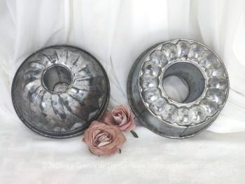 Vraiment vintages avec tailles et formes différentes, voici un duo d'anciens moules à gâteaux en alu dont un plus spécialisé sur le kouglof et l'autre à Charlotte.