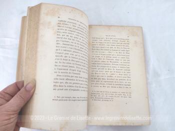 Voici un livre ancien écrit par de E. Renan  et édité en  1888  au titre de "Histoire des Origines du Christianisme" avec le livre premier  "La Vie de Jésus"  sur 540 pages.