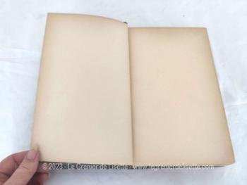 Voici un livre ancien écrit par de E. Renan  et édité en  1888  au titre de 