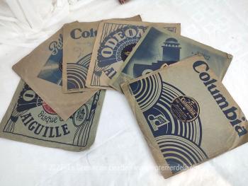 Voici un lot de 6 anciens disques en cire pour gramophone avec leur pochette en papier comprenant un disque Polydor, 2 disques Odéon, un disque Pathé et un disque Columbia. Top vintage.