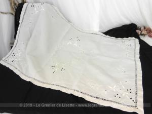 Sur-nappe coton lin jours et broderies