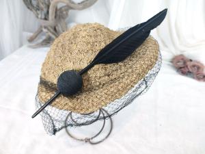 Ancien chapeau sisal plume noire et voilette