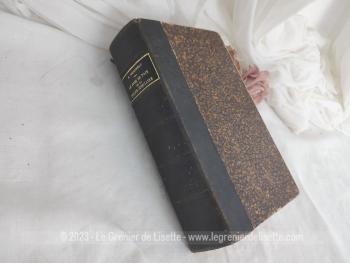 Voici un imposant livre répertoire de la Science des Justice de Paix au titre de 