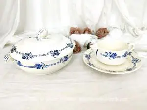 Plat à cake en faïence bleu clair modèle Orléans de Villeroy & Boch -  Début de Série