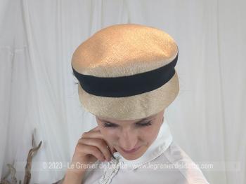 Ancien chapeau rétro avec ruban de la marque Made in France 