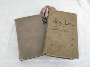 Duo d’anciens livres scolaires avec couverture papier de 1900