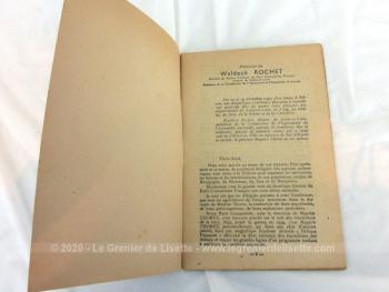 Ancien  petit livret "Politique Agricole Française" de 1947 sur 30 pages de 20.3 x 13.5 cm, correspondant au discours prononcé par Maurice Thorez, à la Conférence Paysanne de Mâcon le 14 décembre 1947.