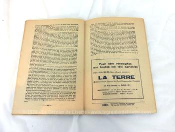 Ancien  petit livret "Politique Agricole Française" de 1947 sur 30 pages de 20.3 x 13.5 cm, correspondant au discours prononcé par Maurice Thorez, à la Conférence Paysanne de Mâcon le 14 décembre 1947.