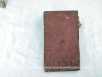 Voici un ancien petit livre daté de 1932 au titre de 