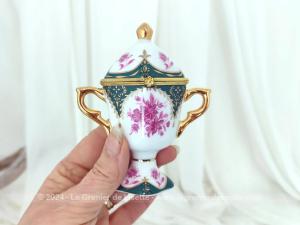 Boite forme trophée céramique miniature
